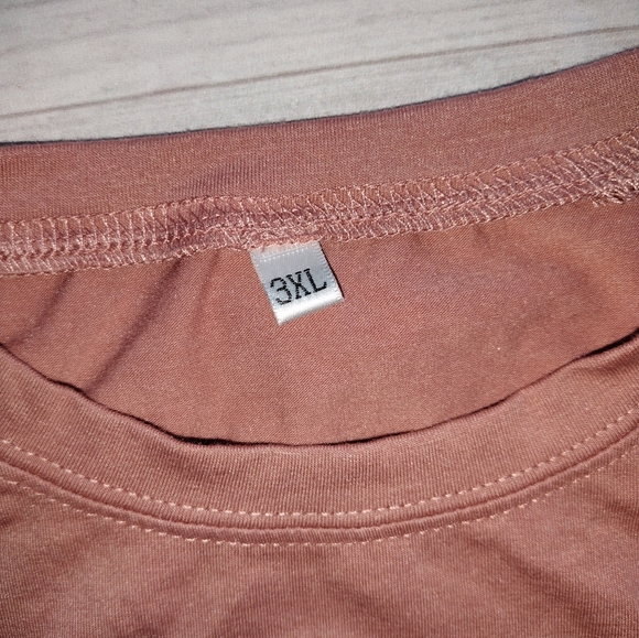 Pink graphic‎ shirt size 3XL - Picture 3 of 4